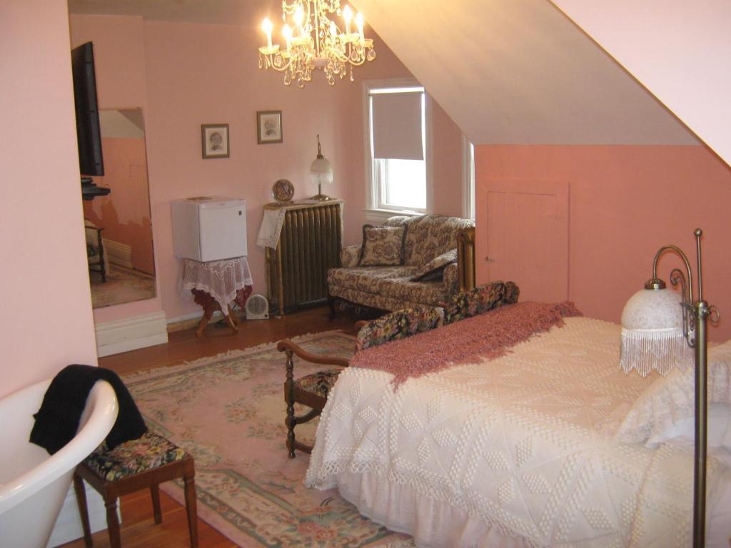 Wakamow Heights Bed And Breakfast Moose Jaw Oda fotoğraf